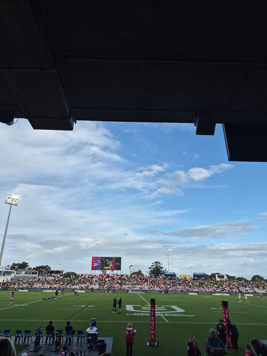 Tiinnaa97 tweet media