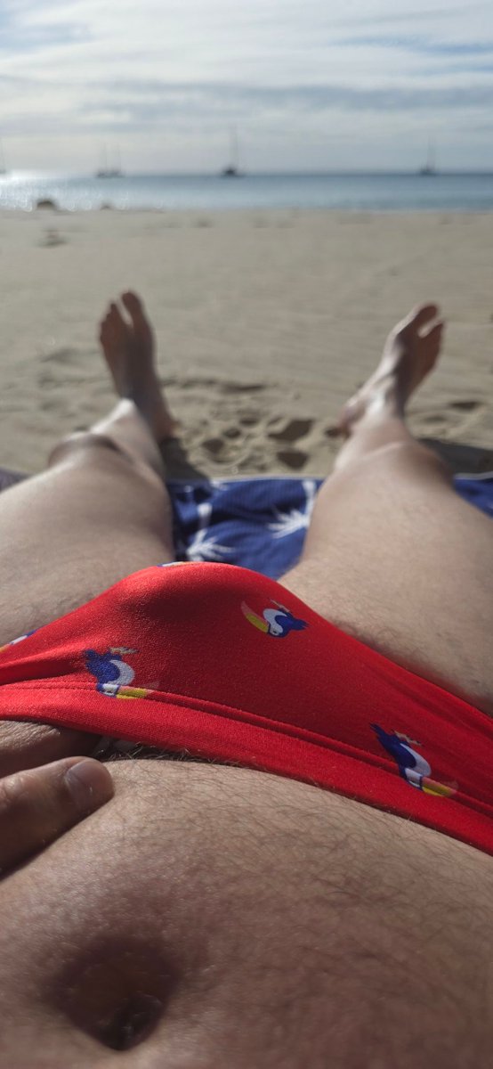 carefactor82's tweet photo. Came for the sun… stayed for the view 🌊🔥
Tryna relax but clearly something else had plans 👀 https://t.co/BgEewSm7IF