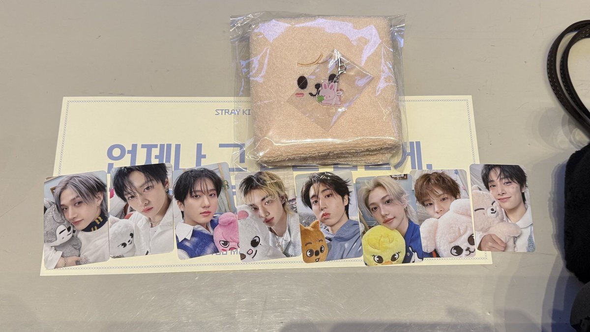 aira ESCAPE JEONGIN tweet media