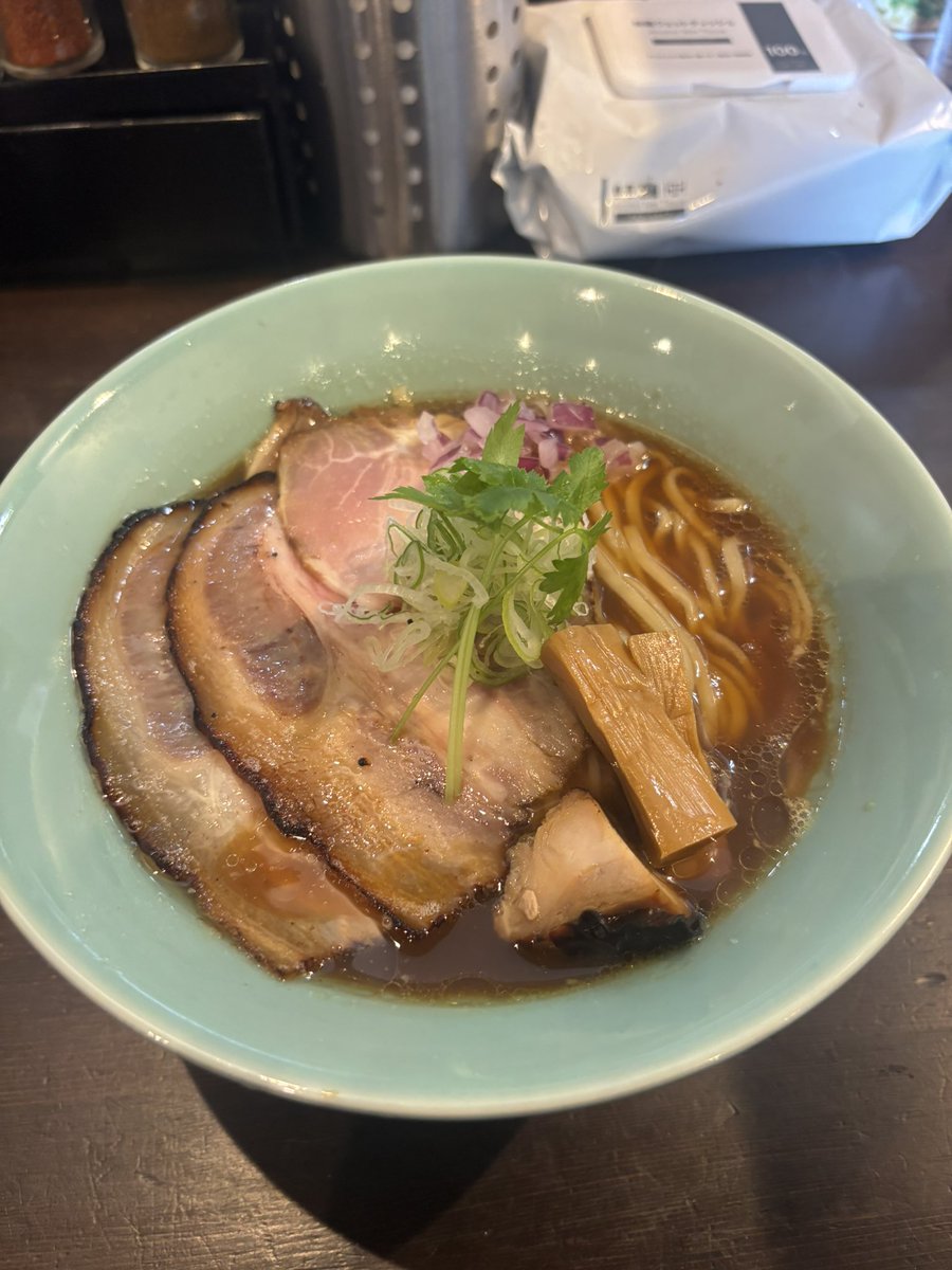 シュート tweet media