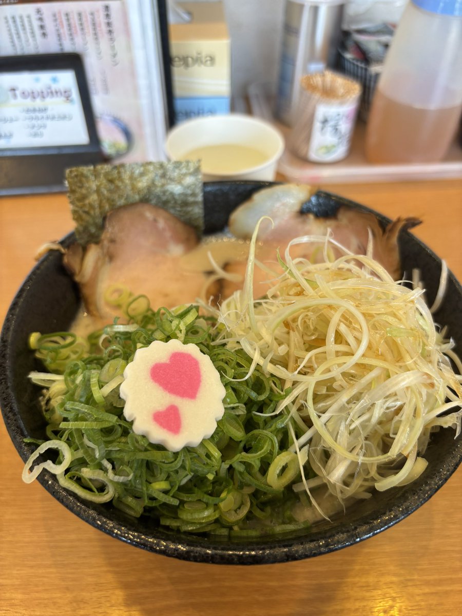 シュート tweet media