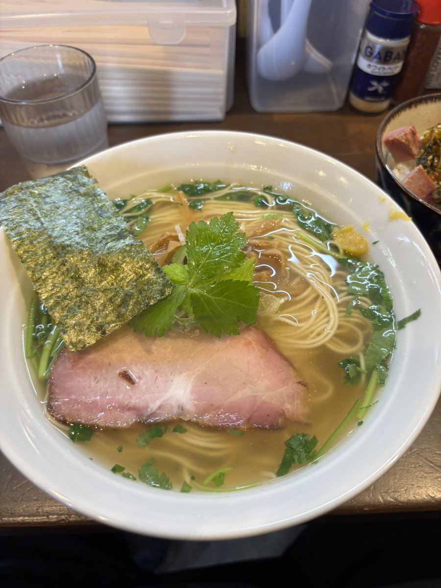 シュート tweet media