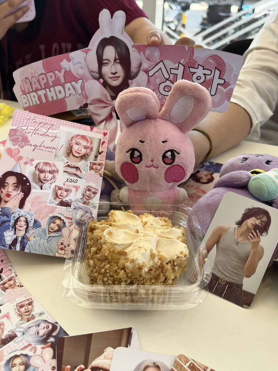 Kamisushiiiii's tweet photo. HAPPY SEONGHWA DAY!!! 

@ATEEZofficial #Seonghwa #Seonghwaday #atiny https://t.co/gZOQSaEfUr
