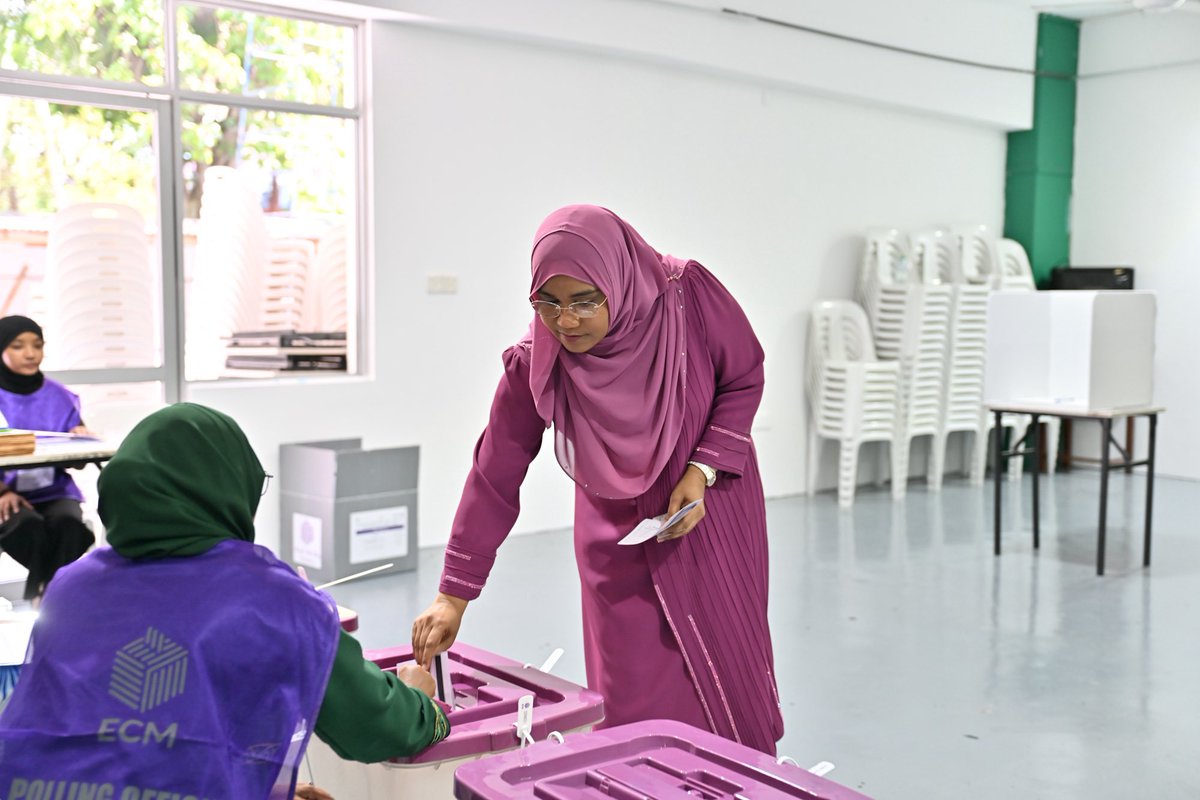 RaeesMuizzu tweet media