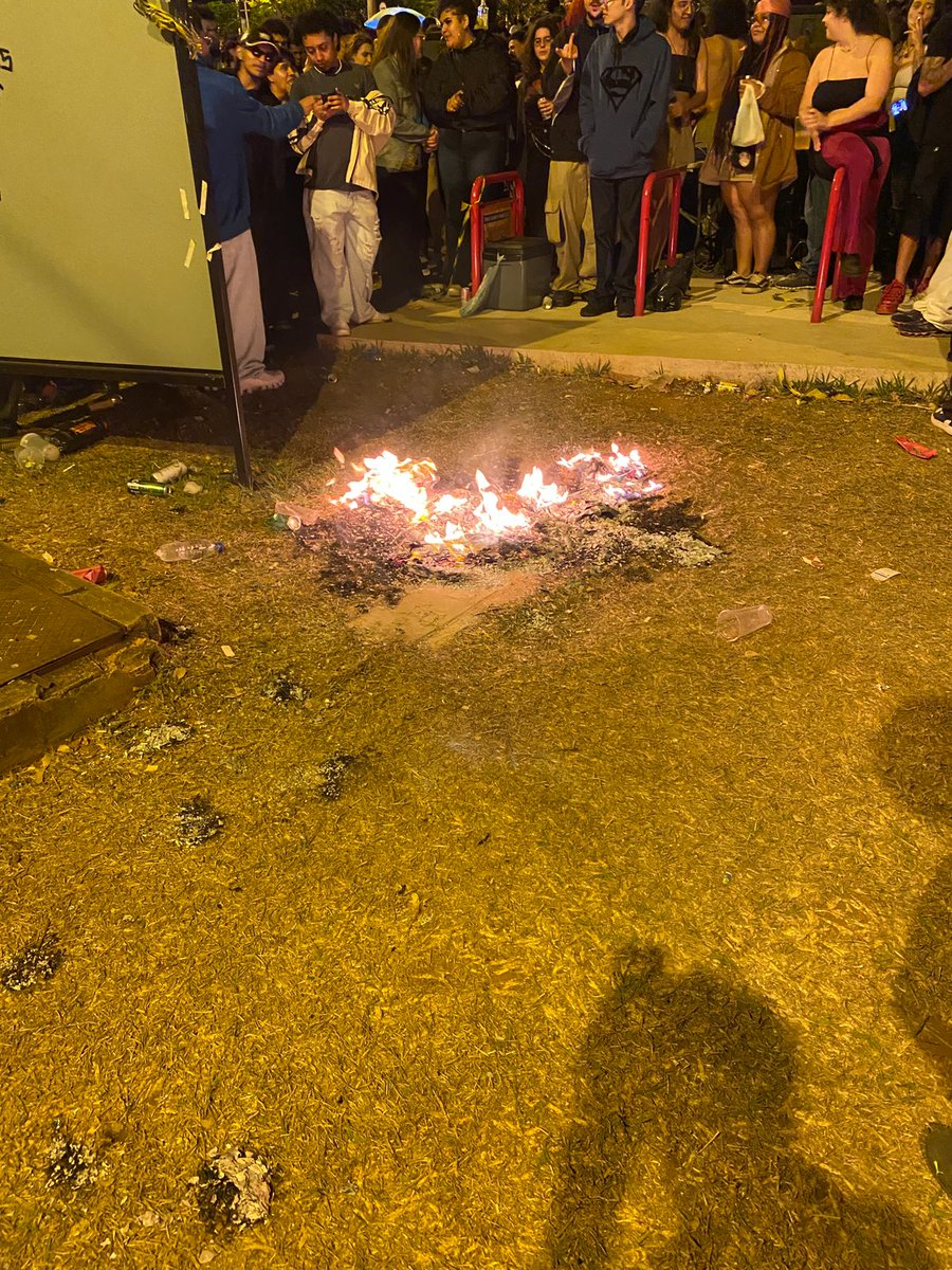 cal_unicamp's tweet photo. vai se fuder você, vai acontecer contigo o mesmo que aconteceu no rolê do iel unicamp de comemoração à condenação do bolsonaro em 11/09/2025 https://t.co/ZhHHO46gZe