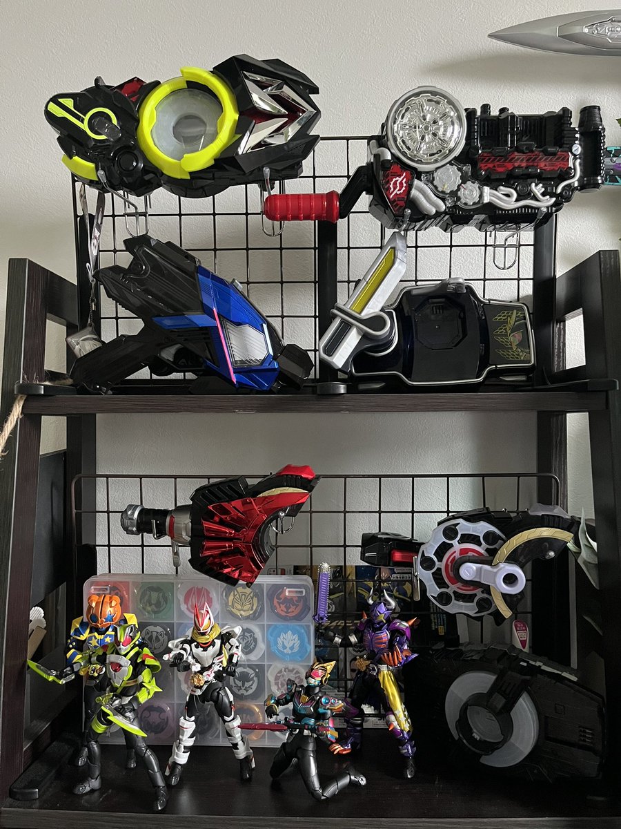 Max Ellis tweet media