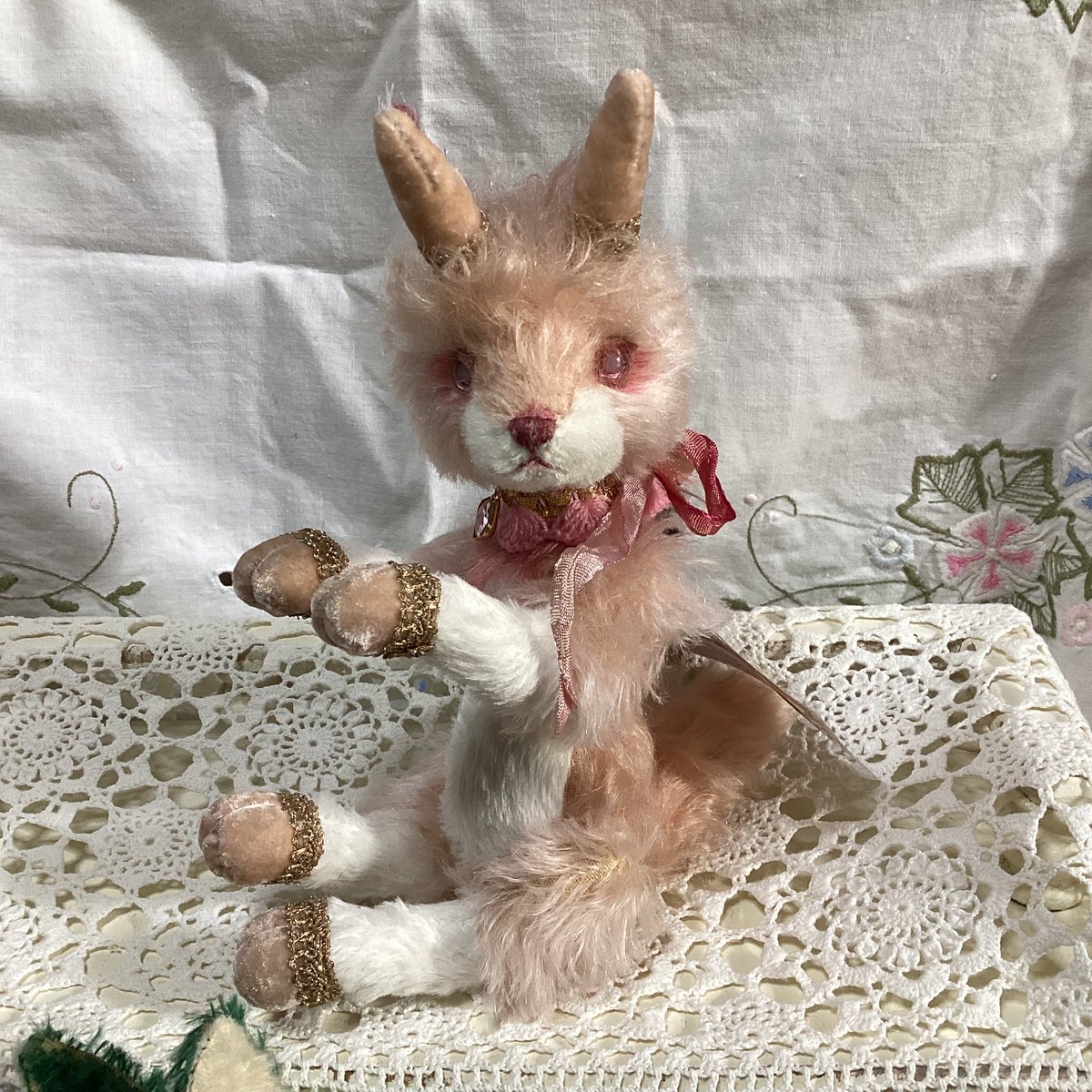 春色のちび麒麟さん。テディベア  コンベンションin関西に連れて行きます。
私は18、19日に出展します。どうぞよろしくお願いいたします。

【開催日時】 ２０２６年４月１５日(水)〜４月２０日(月) 午前10時〜午後7時まで ※最終日は午後６時閉場
【開催場所】 大阪髙島屋　７階　催会場