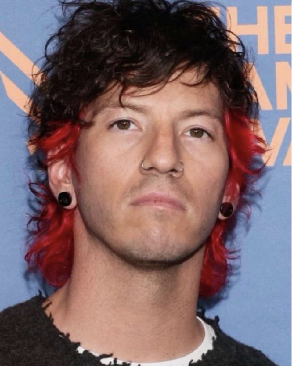 avril jade tweet media