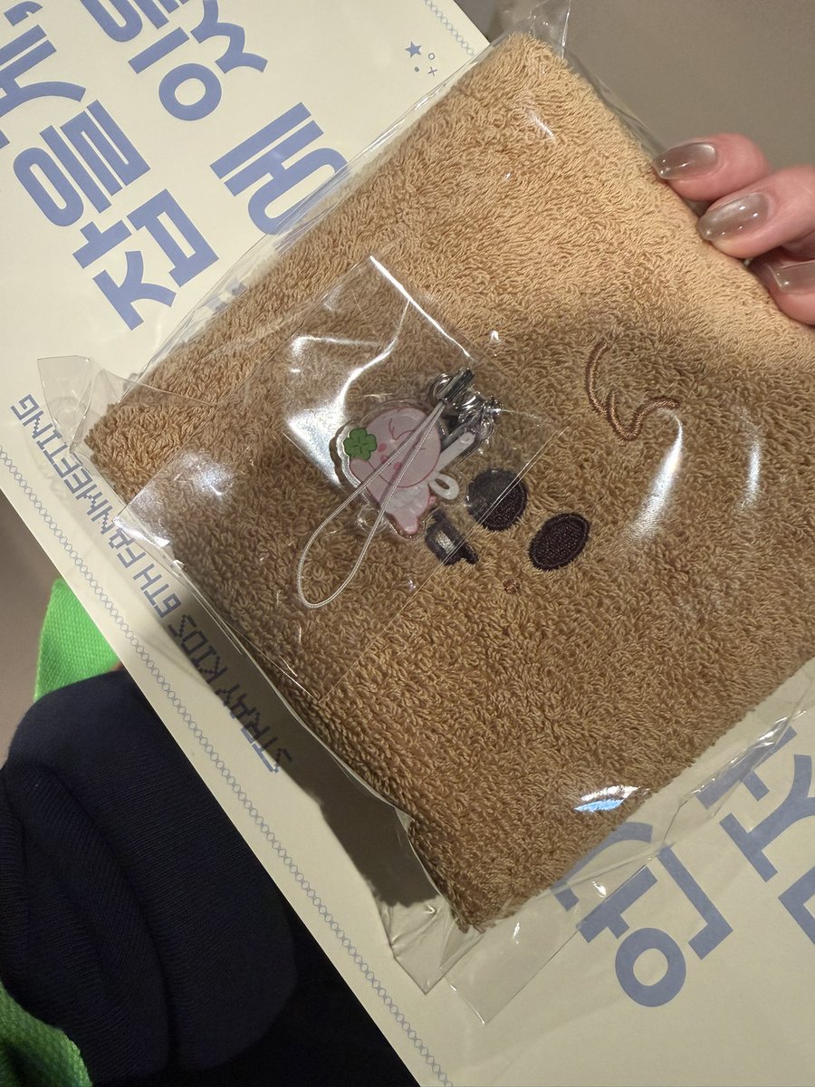 symmmsh's tweet photo. straykids  スキズ ペンミ STAYZONE 交換　入場特典 

譲 : ハン フィリックス ピリ
ハンクオッカ ポガリ

求 : リノ リービット

現在会場内に居ます、検索からもお気軽にお声がけください◎ https://t.co/B4AB9CdgPq