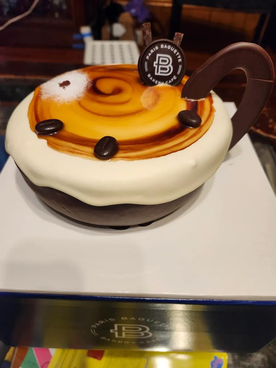 Joling350546's tweet photo. 4/3號是我的生日，收到朋友們的祝福，也祝4月份生日的朋友們生日快樂～～
今年收到2個蛋糕，那生日願望是不是也加倍了？不管！今年我就貪心了，除了希望家人朋友身體健康，小孩快樂平安長大，最重要的是小于在天之靈，讓殺害他的那群死變態盡快得到更慘的報應！ https://t.co/jQZc6NS5nf