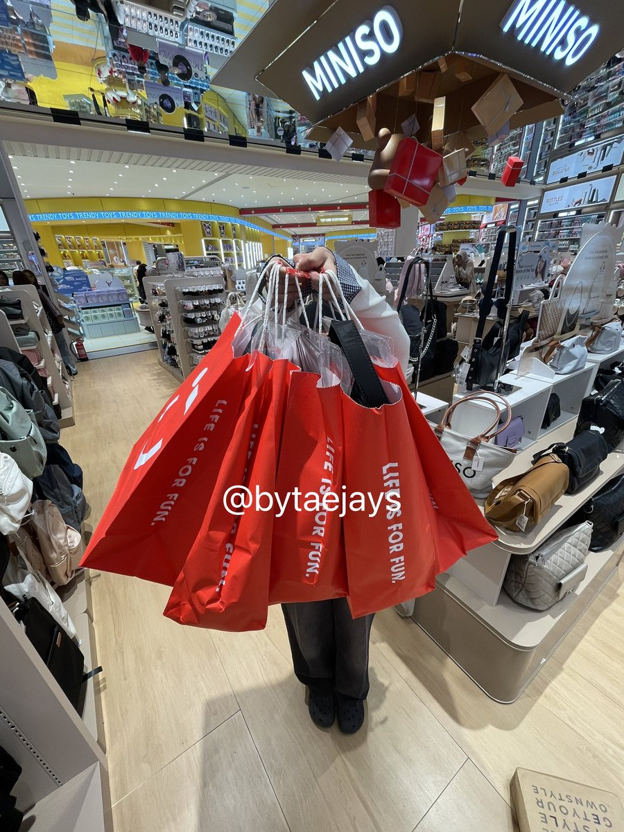 lucky Iz💤🍀 JAYPRIL 🐈‍⬛ tweet media