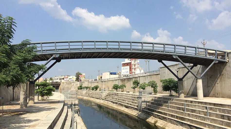 Gujarat Plus tweet media