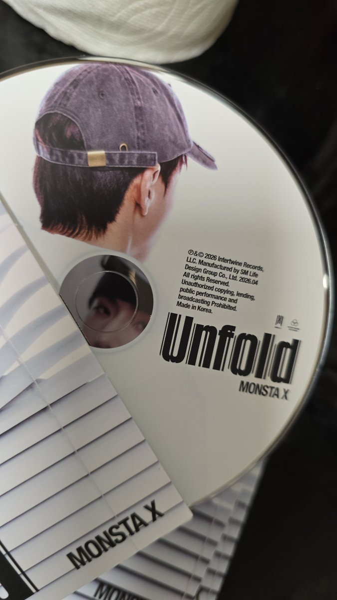 marmotisha's tweet photo. went to #MyLocalTarget and there was only a digipack left on the shelves 😁 I did ask a team member and he got me a set from the back 🤭 #MONSTAX #몬스타엑스 #Unfold #언폴드 #MONSTA_X_POPUP #hello82 #82giveaway in San Diego CA https://t.co/3m6imivuec