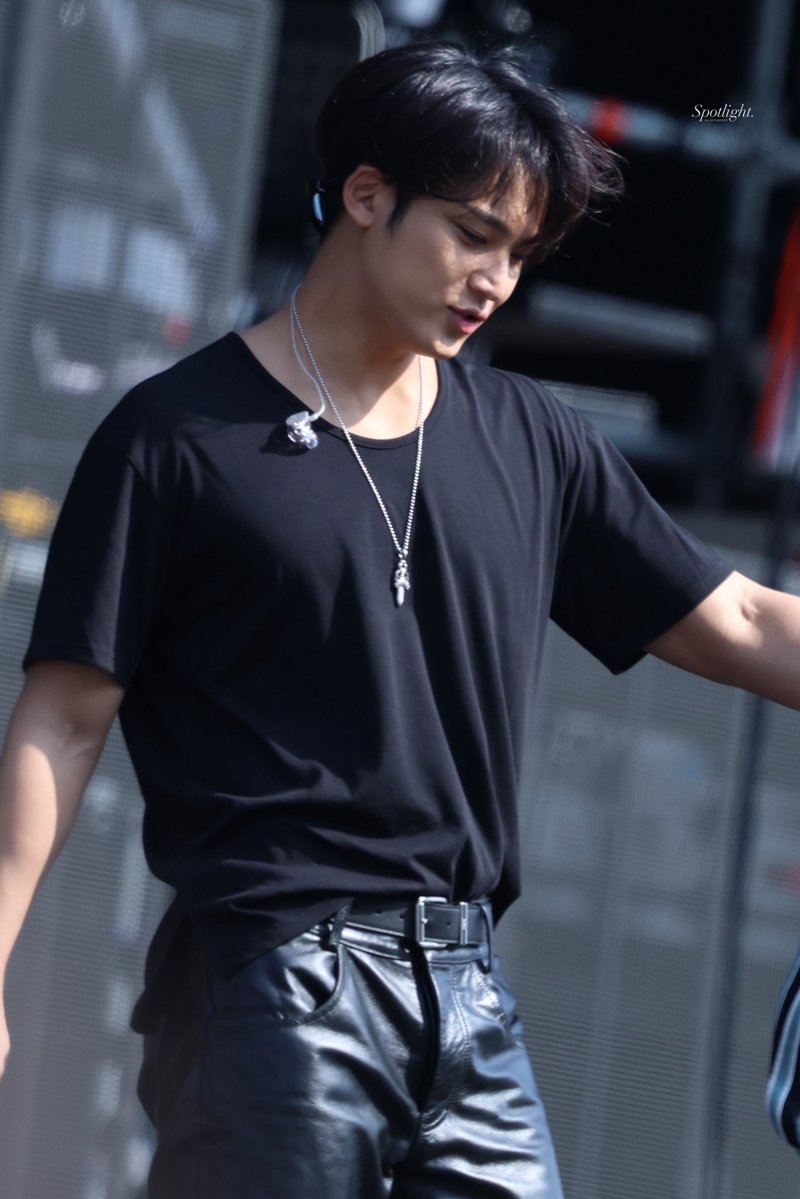 𝘚𝘱𝘰𝘵𝘭𝘪𝘨𝘩𝘵 tweet media