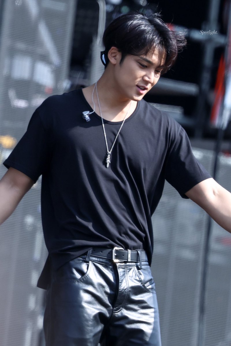 𝘚𝘱𝘰𝘵𝘭𝘪𝘨𝘩𝘵 tweet media