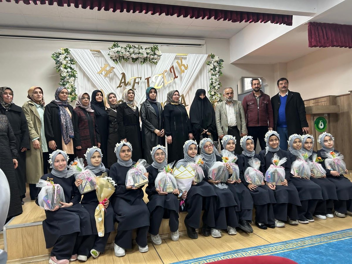 📍 Battalgazi

Öğrencilerimiz Hafızlık Yolunda

İl Müftü Yardımcımız Ali Kazcı hocamızın katılımlarıyla, Necip Fazıl Kısakürek İmam Hatip Ortaokulu’ndaki öğrencilerimiz düzenlenen törenle hafızlığa başladılar.