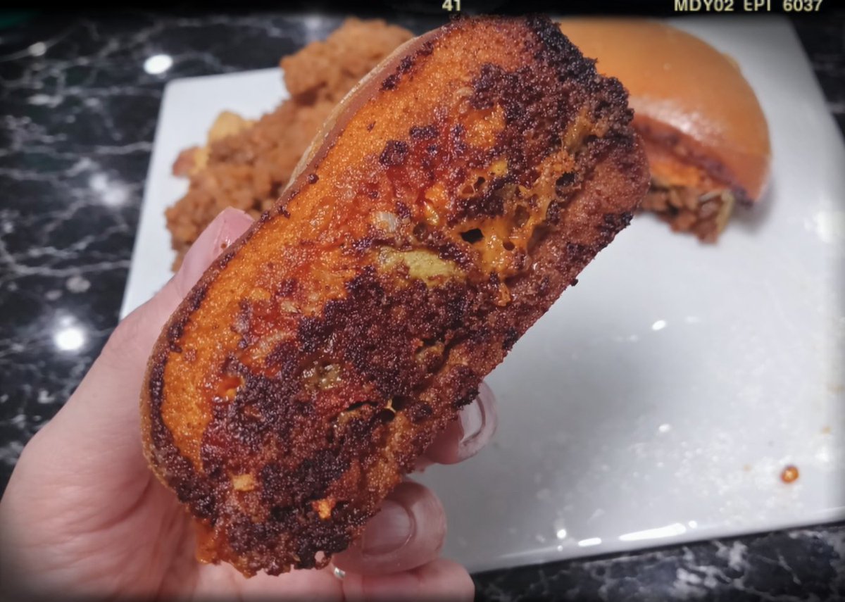 バターでサクッと焼くだけなのにいつものダブチと全然変わっちゃって