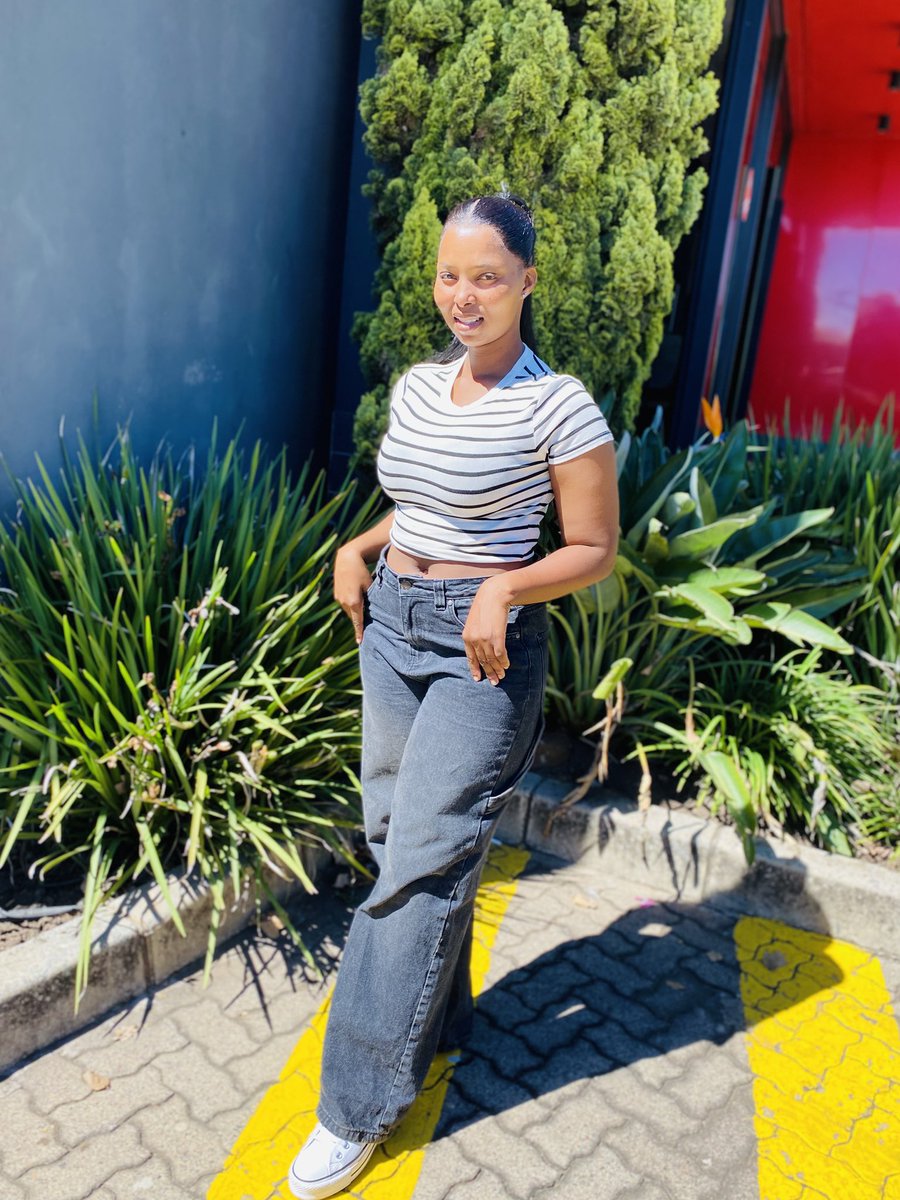 Dj MpumiSA tweet media