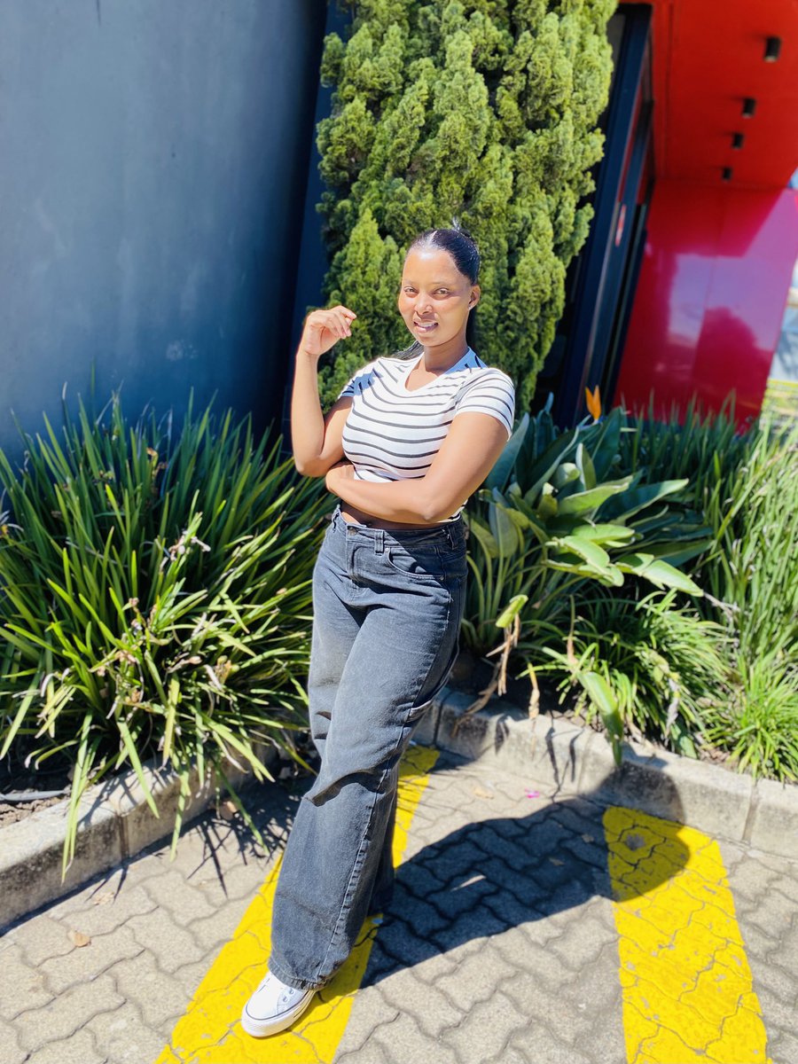 Dj MpumiSA tweet media