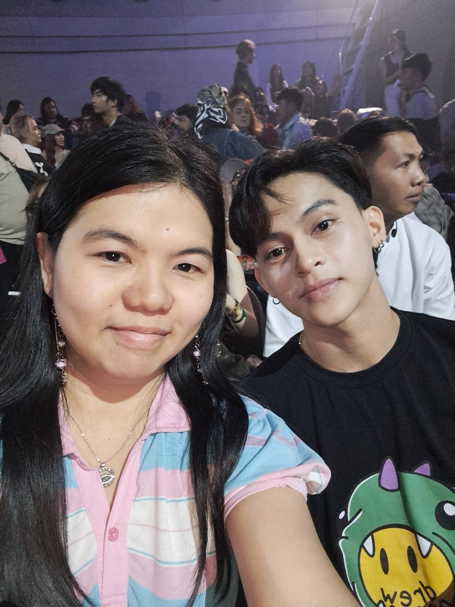 xandz34's tweet photo. With Macky of New:ID 😍
#1stone #1stOneConcert #1stoneall1n #1stoneall1nconcert #NewID_Macky #newid #macky
📷 Jan 18 2026 @mackytuason https://t.co/MIh6shv43u