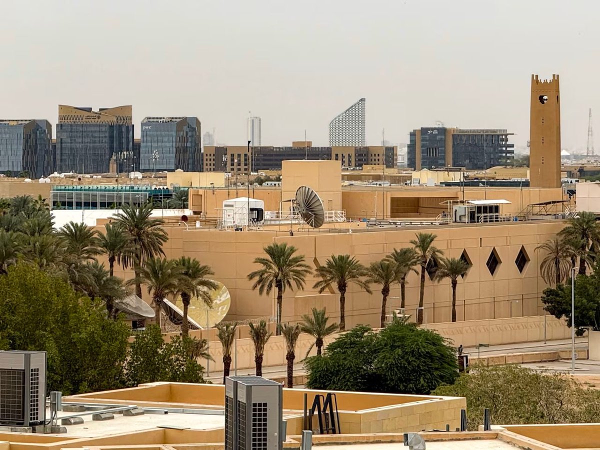 رؤى لدراسات الحرب tweet media