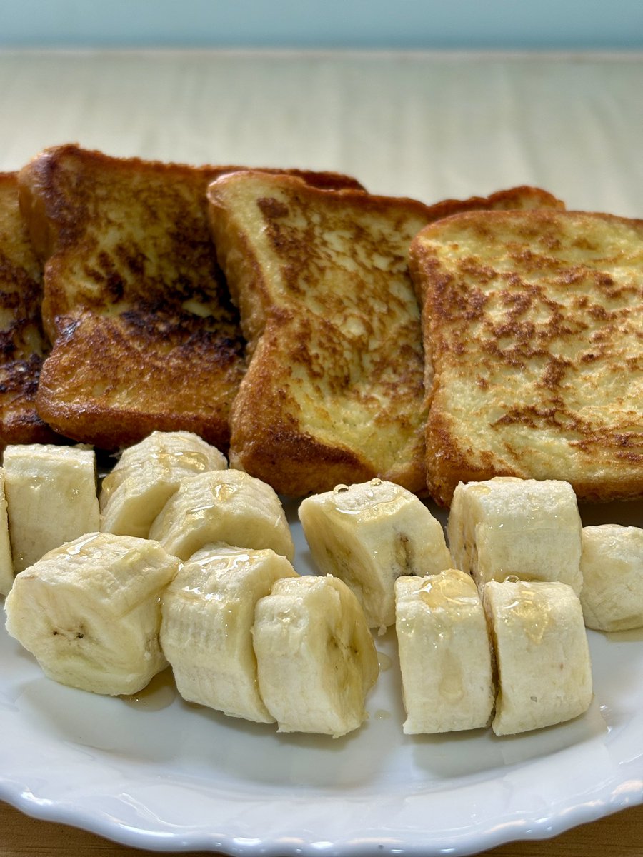 aash_mar's tweet photo. Buttered milk bread + egg + banana = simple but PERFECT 🍞🍳🍌
Sweet, savory, and so satisfying 😍

#Breakfast #Foodie #HomeCooking #SimpleEats #Yummy #FoodLovers #QuickMeals #MorningVibes https://t.co/25vUvbFOne