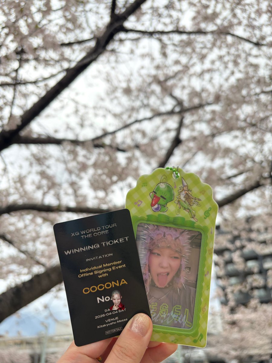 coconalphaz's tweet photo. COCONAサイン当たりました😭
今日はどうしても心響に感謝を伝えたいことがあって諦められず、決めてた予算かなり越えたけどトライし続けました🥹💚スタッフのお姉さんたち温かくて大感謝😌💚

仙台では全員トーク、福岡では個別サイン、運もお金も使いすぎてるけどその分人としても仕事でも頑張る❤️‍🔥 https://t.co/GgWB5PygWN
