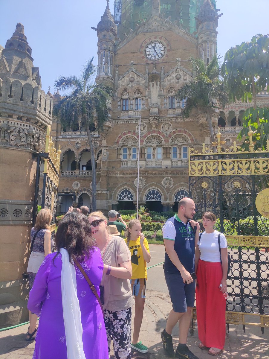 Last Train Home tweet media