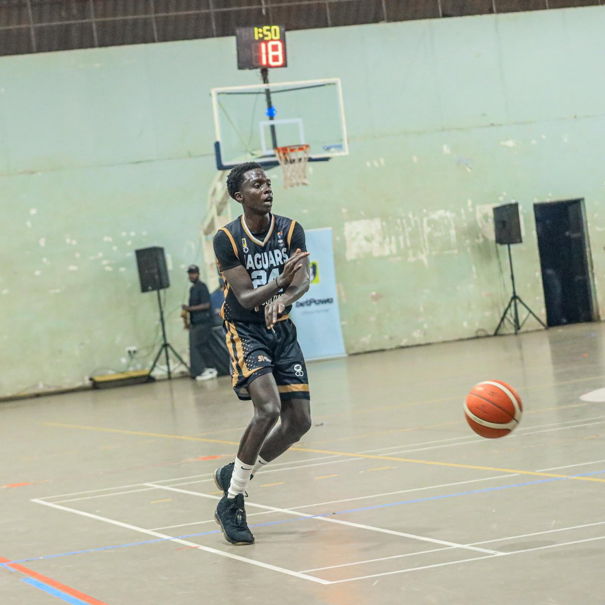 JTJaguars_BBC's tweet photo. The Numbers vs UCU Canons 📈

@Sifumapeter17 
17pts, 11 Rebs, 4 Ast

@Dun_can11 
11pts, 6 Rebs, 5 Ast 

George Christian 
13pts, 2 Ast 

@Fadhilichuma0 
5pts, 12 Rebs 

#Obonato|| #GoforGold|| #Kira8 https://t.co/FKK0EseLCw