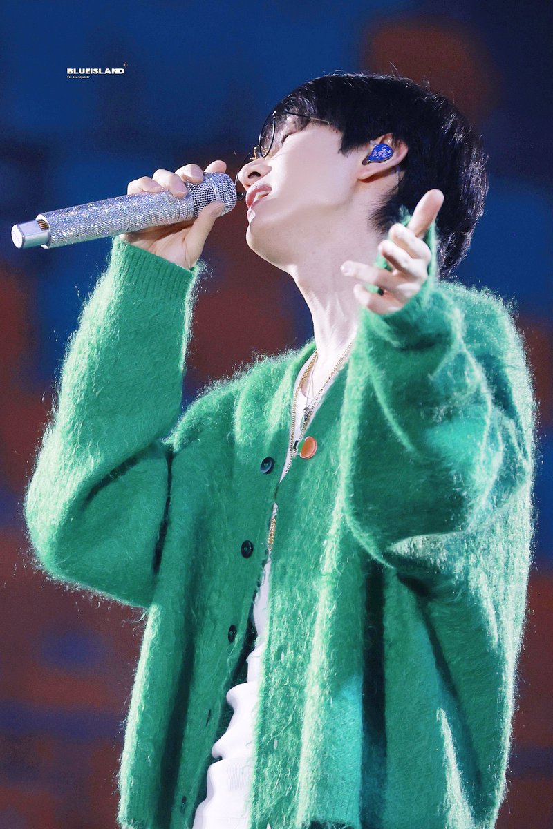 BLUE_ISLAND9 tweet media