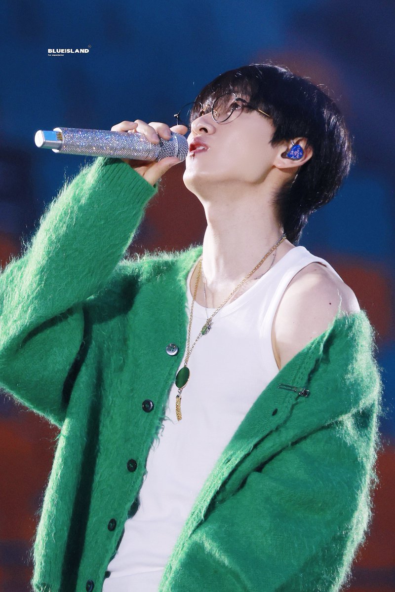 BLUE_ISLAND9 tweet media