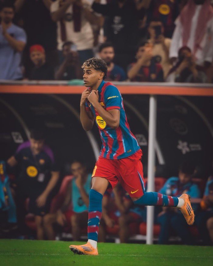 Trenchguy1713's tweet photo. Matchday 🔵🔴 https://t.co/vX2pPIIgaa