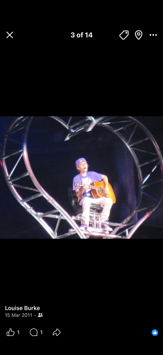 LouTB's tweet photo. My world tour 2011 with my never say never 3D glasses - on my digital camera 💚🥹 https://t.co/db9v7Pif9Z