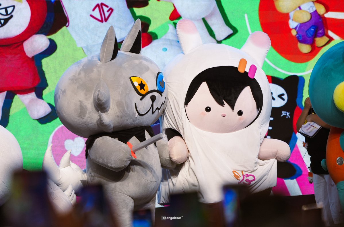 로터스. tweet media