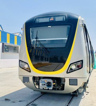 li_dr68145's tweet image. Bengaluru Metro has received its first driverless train, imported from China for the upcoming Yellow Line. This marks a major shift toward automated metro operations in India’s tech capital.
#BengaluruMetro #DriverlessTrain #YellowLine #China #India
