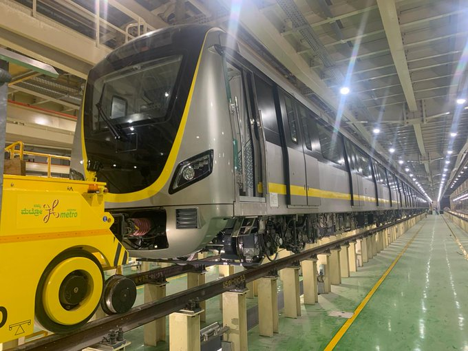 li_dr68145's tweet image. Bengaluru Metro has received its first driverless train, imported from China for the upcoming Yellow Line. This marks a major shift toward automated metro operations in India’s tech capital.
#BengaluruMetro #DriverlessTrain #YellowLine #China #India
