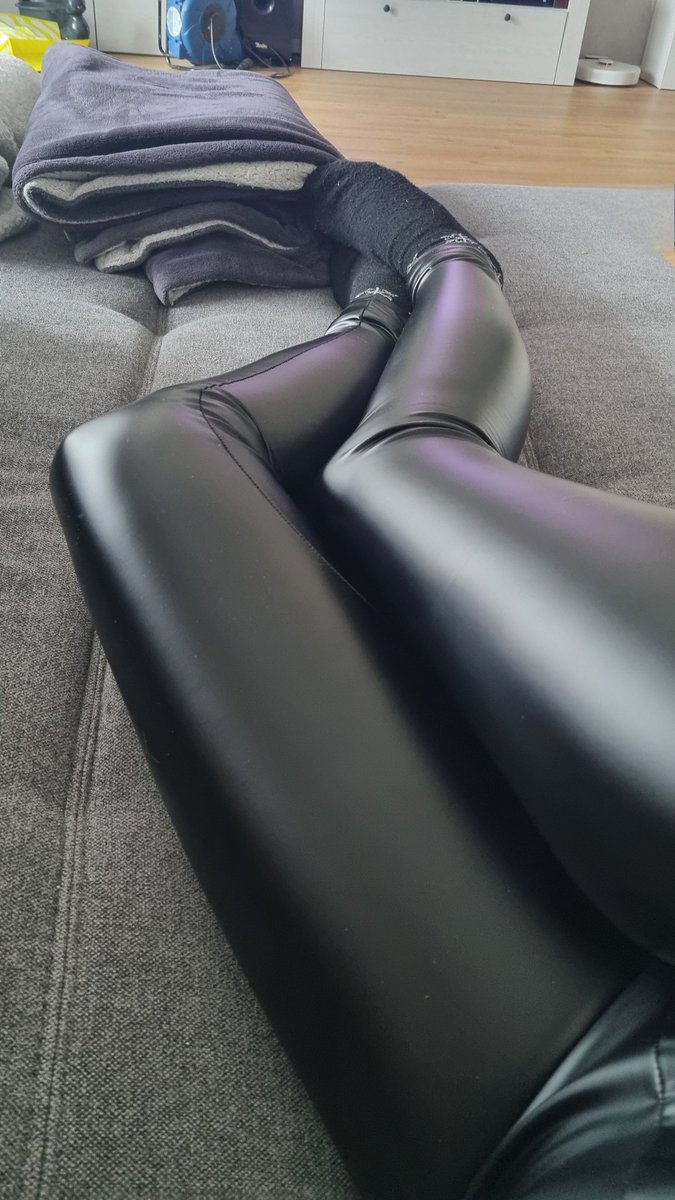 𝐇𝐞𝐫𝐫𝐢𝐧 𝐎𝐩𝐡𝐞𝐥𝐢𝐚 💸🔥 04.10. 🎂🥳🎉 tweet media