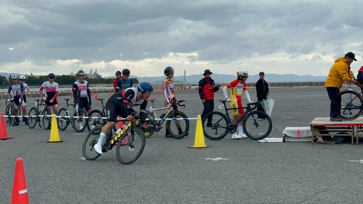 とおる tweet media