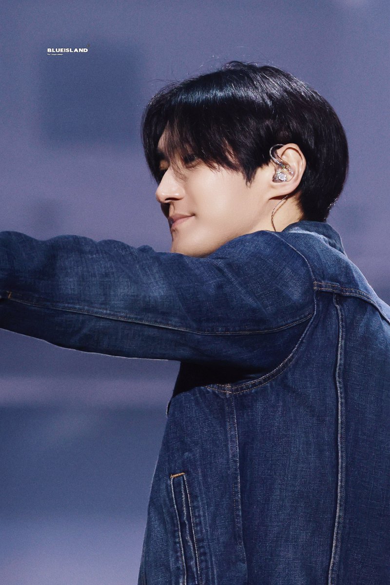 BLUE_ISLAND9 tweet media