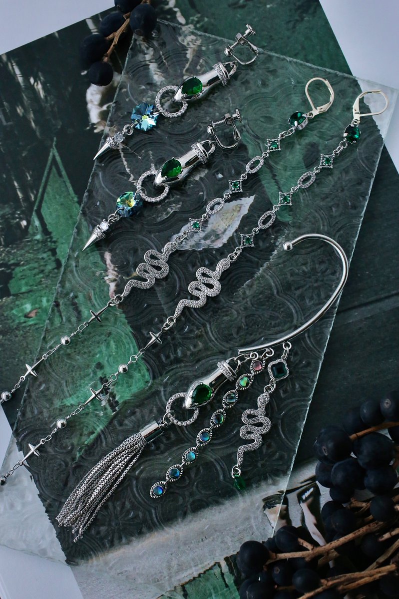 🐍𝑺𝒏𝒂𝒌𝒆🐍

￣￣￣￣￣￣￣￣꒷꒦꒷꒦꒷꒦꒷꒦꒷꒦꒷

蛇アクセたくさんあります𓆙