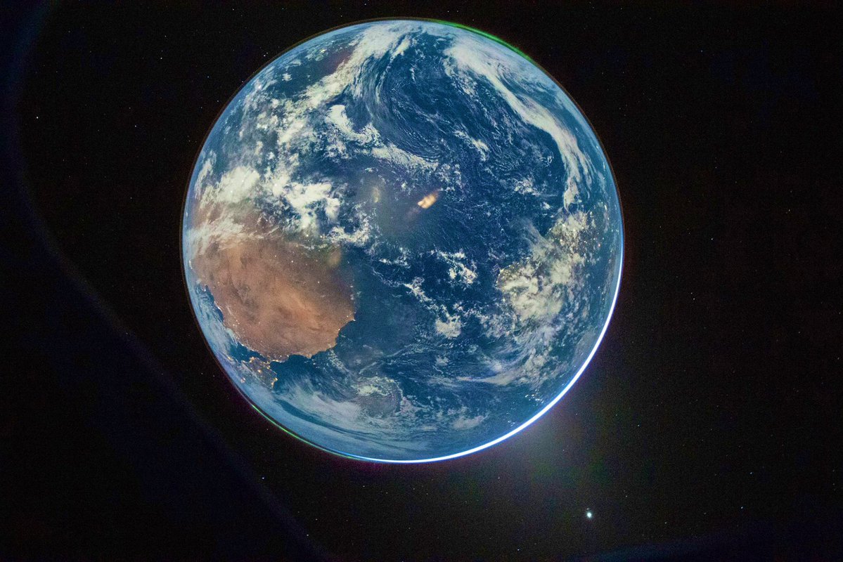 “Oooh, I can see my house, no wait It’s just the Canary Islands…”

#Artemis #MyBad