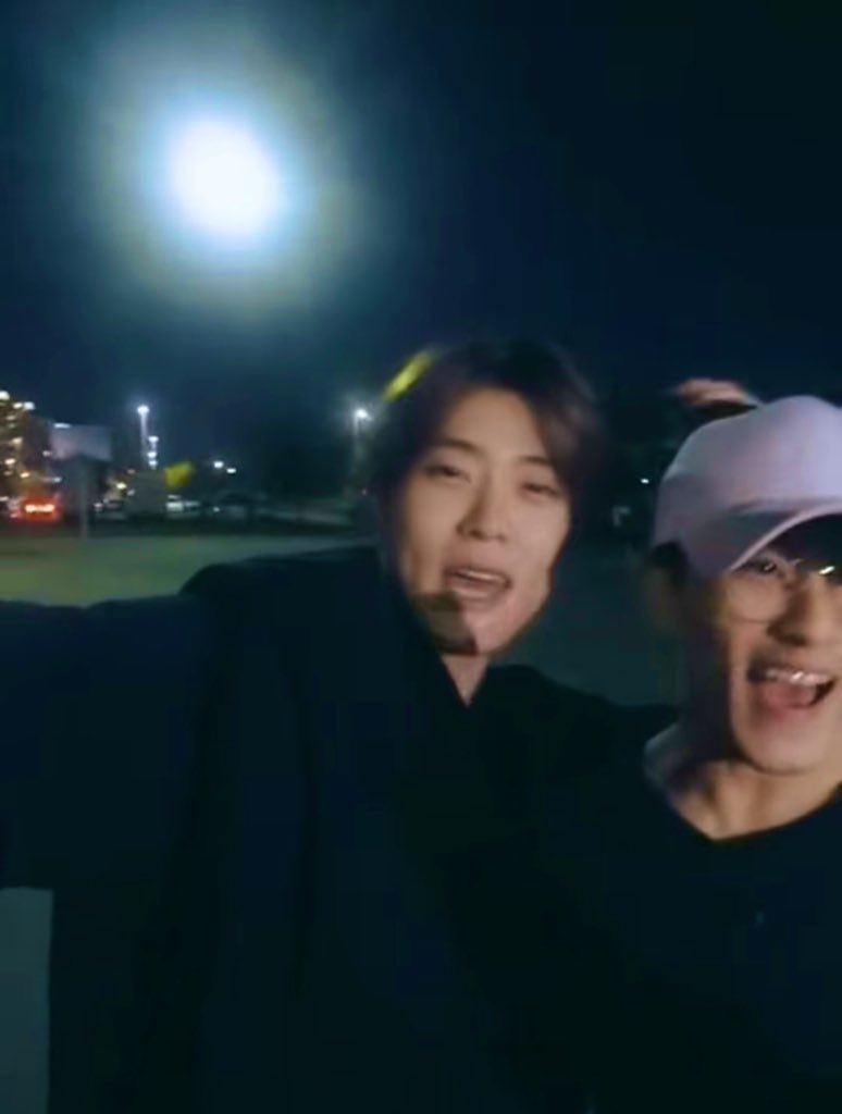 떤두두지 tweet media