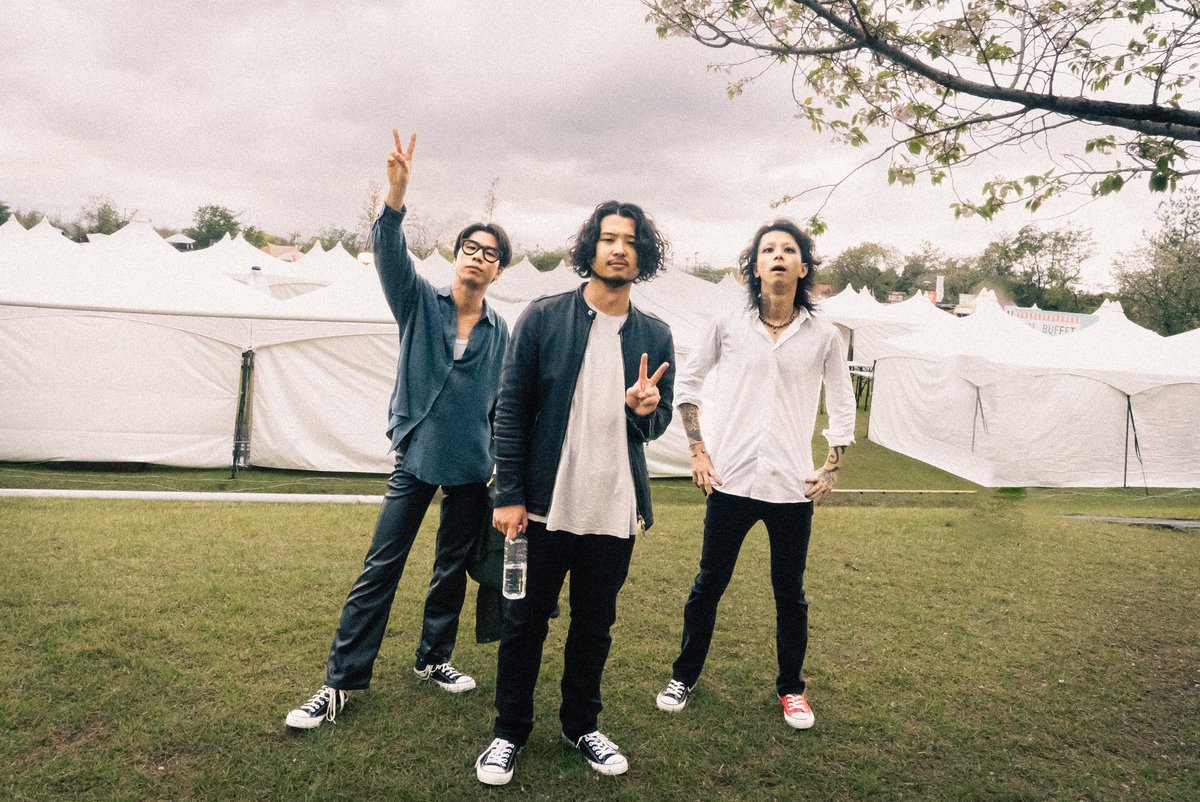 SIX LOUNGE tweet media