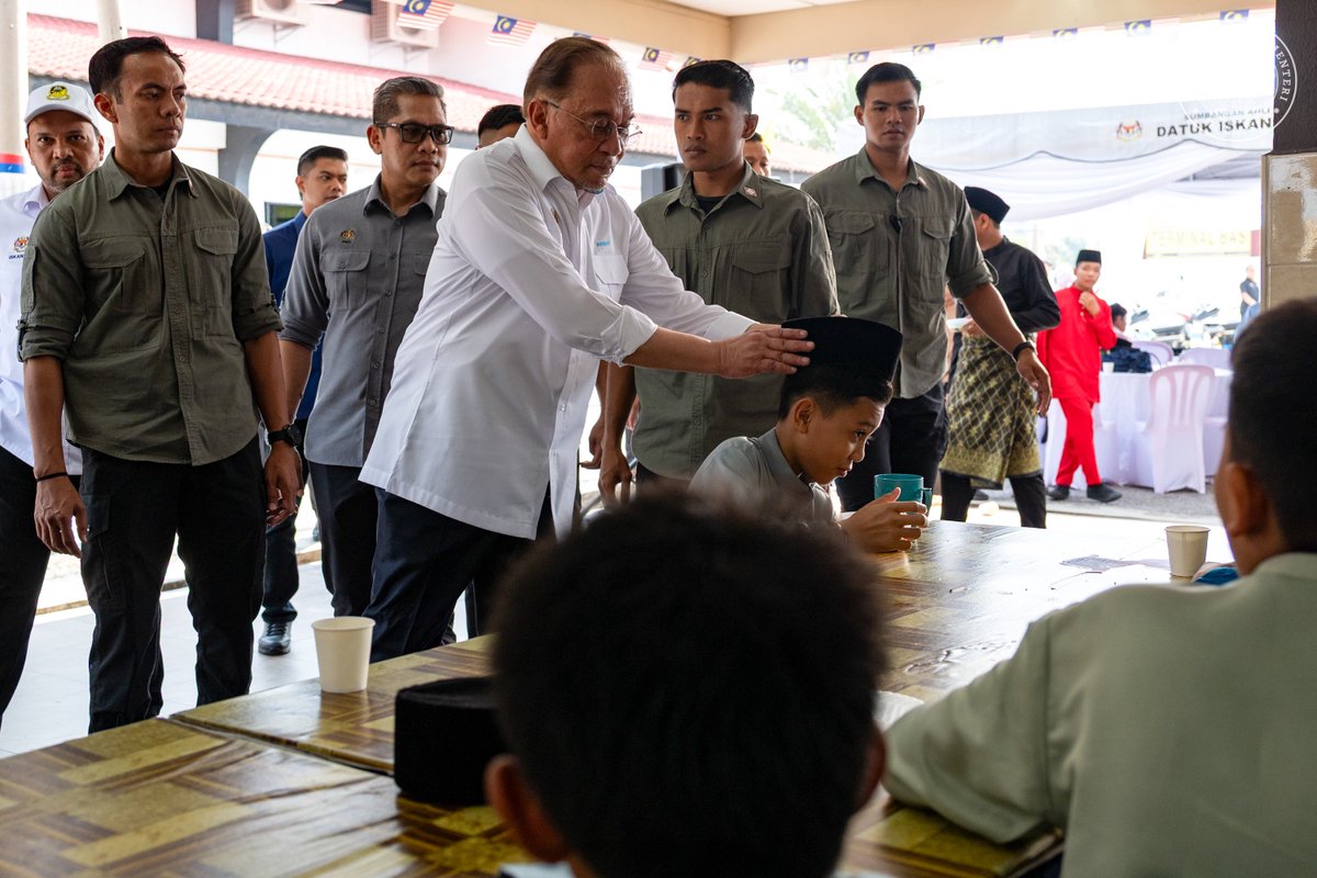 Anwar Ibrahim tweet media