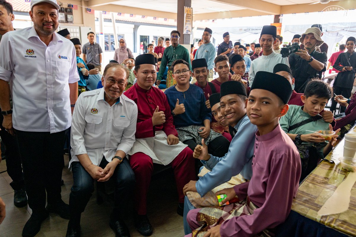 Anwar Ibrahim tweet media