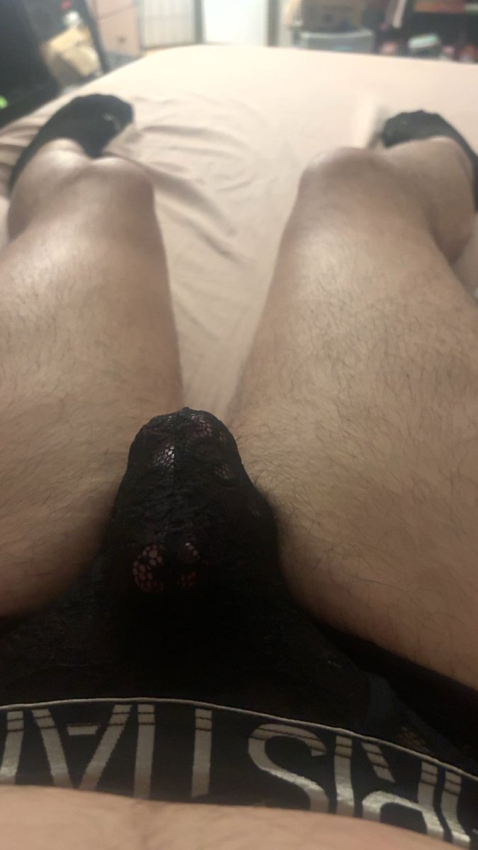 PinkHoleXXXX's tweet photo. Fuuuuuuuck guys! I SWEAR I have a dick! 😣😩 Like yeah it’s little, and caged, and yeah everyone keeps laughing & calling it my clit but…but…. It’s totally still a dick right 👉🏽👈🏽
#Bottom #Gay #Chasity #ChasityBoy #ChasityBoi #Bottom #Femboy https://t.co/juwKR30c5p