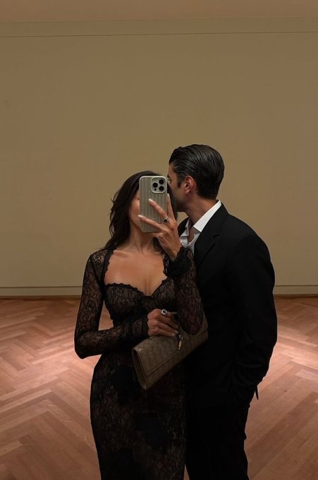 _girlhooood's tweet photo. to be rich, classy and fashionable with your soul mate https://t.co/bJL9lI7Ay4