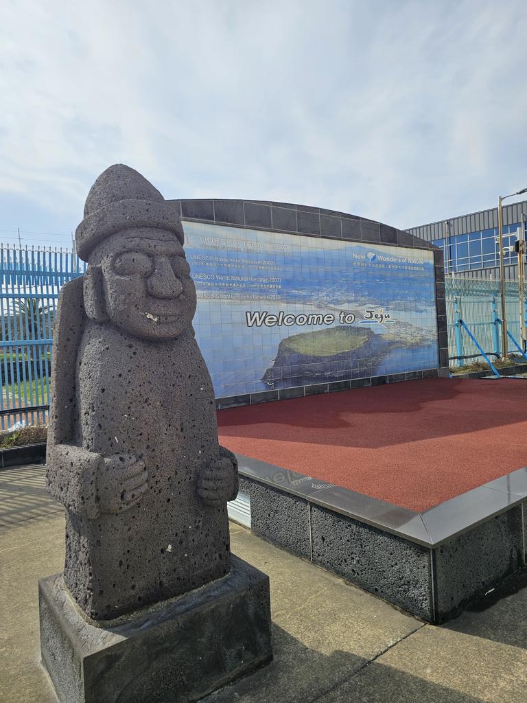 Albu_Kevs's tweet photo. Chillin on Jeju’s breezy path😍♥️

📍Jeju, South Korea 🇰🇷 https://t.co/QE8RehgRpr
