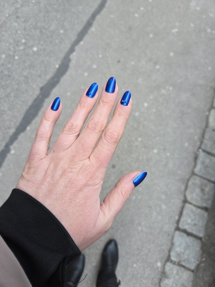 Gräfin Jolie von Sado tweet media