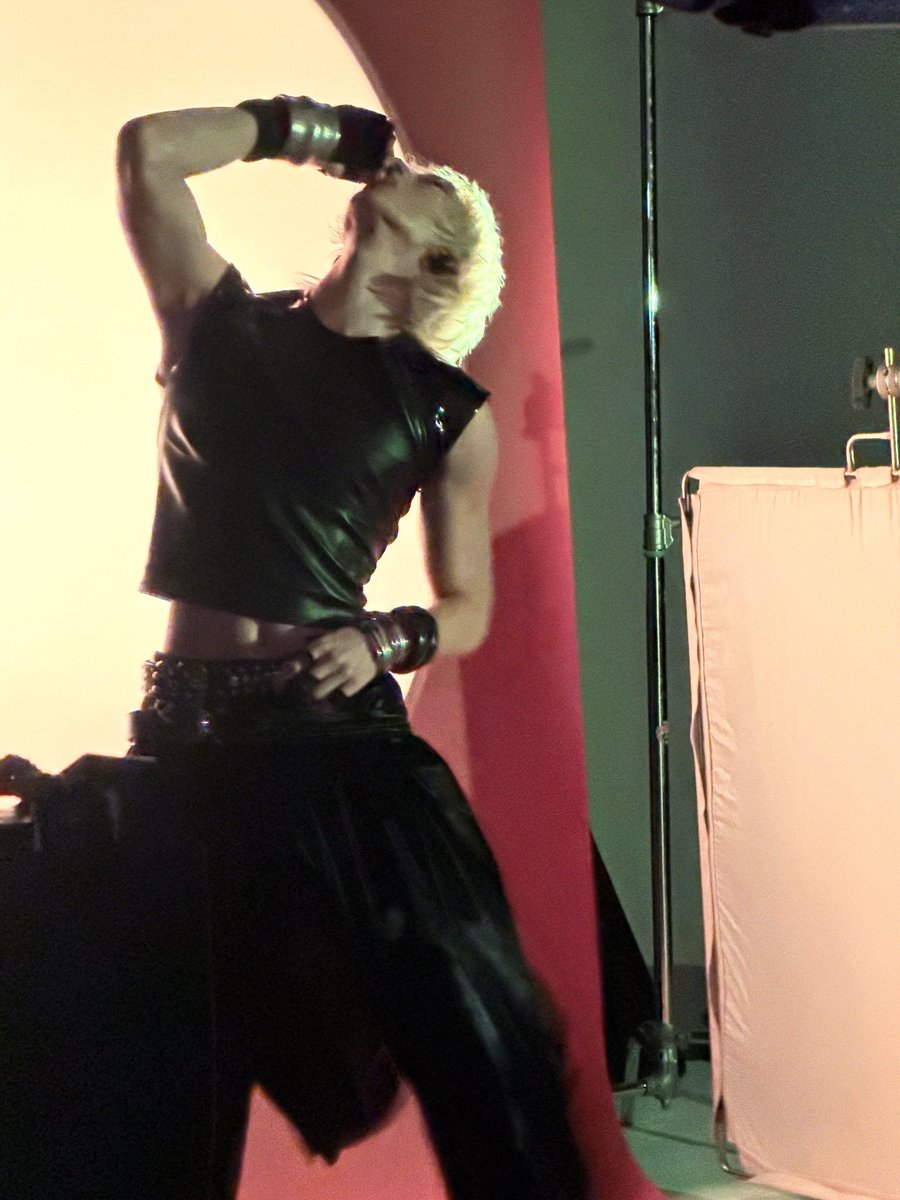 DEAD AND amethyst tweet media